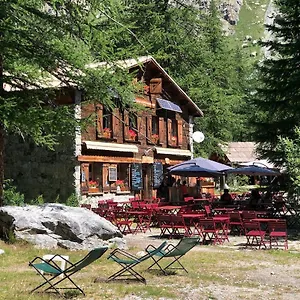 Refuge Du Pre De Madame Carle Ailefroide