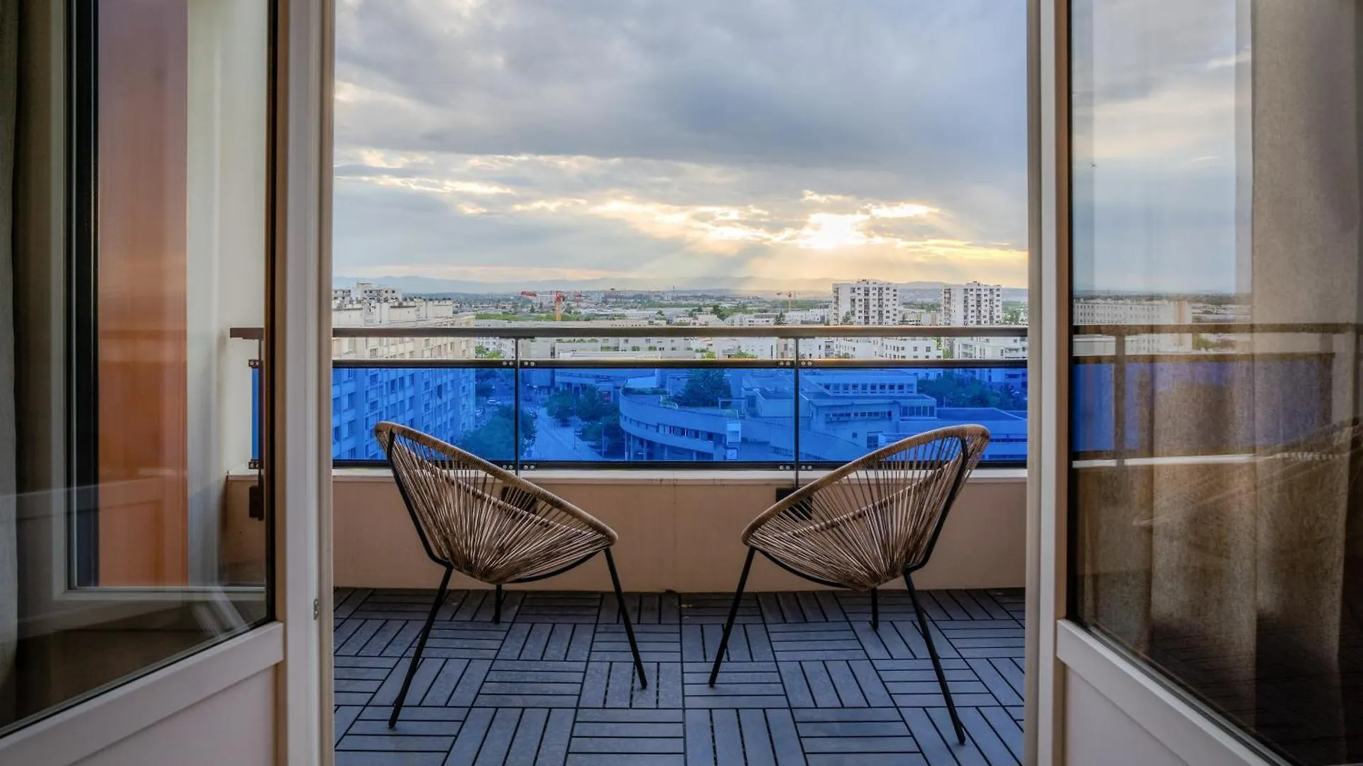 Apartment Le Bella Carmen - Near Eurexpo & Groupama Stadium Saint-Priest